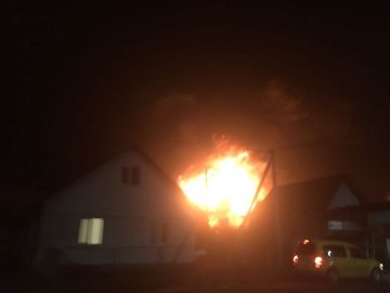 У Ківерцях масштабна пожежа: на місці працюють 5 екіпажів рятувальників. ВІДЕО