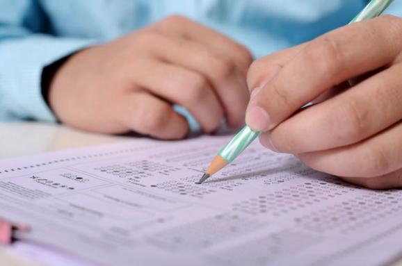 ЗНО з математики стало обов’язковим для українських випускників