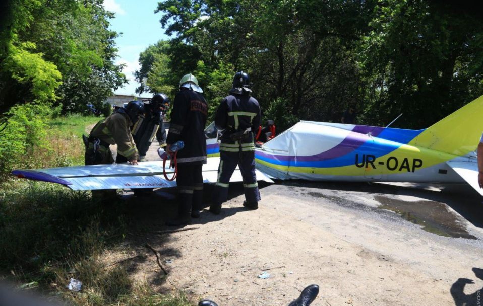 В Одесі впав одномоторний літак: обидва пілоти загинули. ФОТО. ОНОВЛЕНО