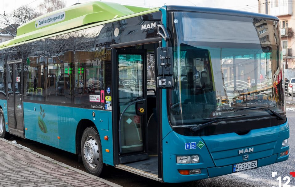 Жовті маршрутки – в минулому: на дороги Луцька випустять ще три великі екологічні автобуси