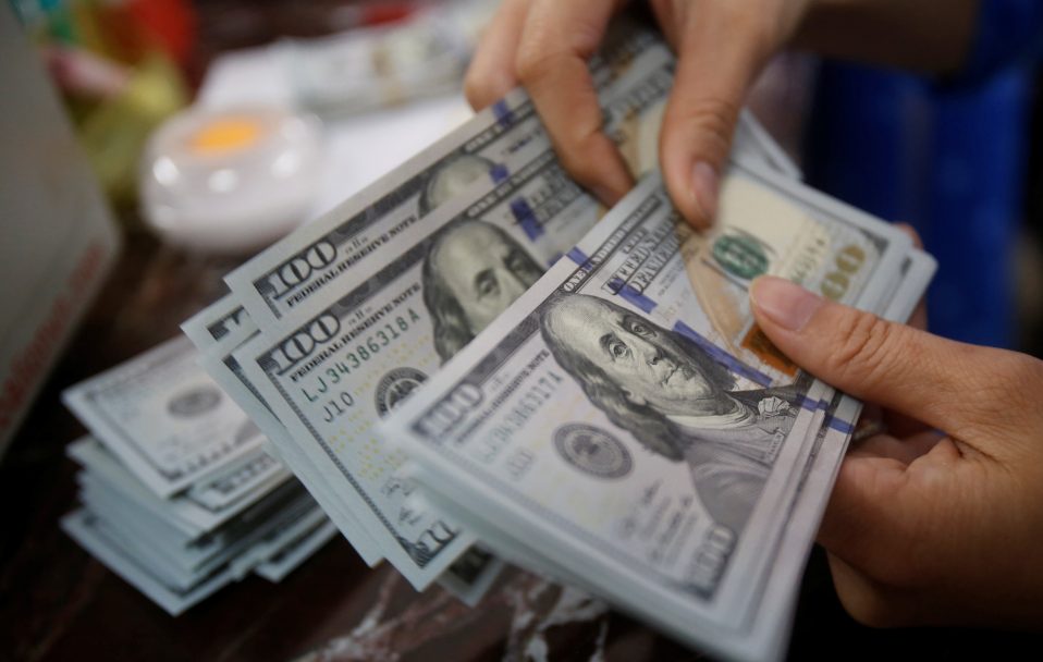 Долар падає: який курс валют в обмінниках Луцька 7 грудня