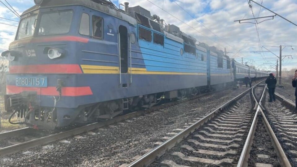 На Рівненщині загорівся потяг з пасажирами. ФОТО