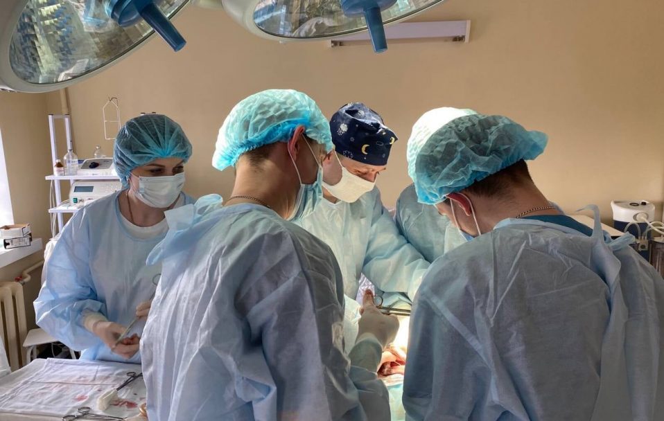 “Ювелірна” робота: волинські лікарі провели надскладну операцію
