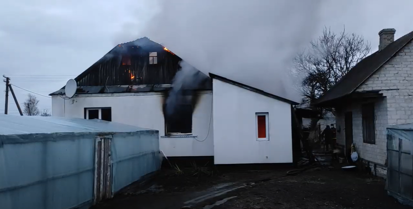 Пожежа у селі на Волині: у вогні загинули батько і син