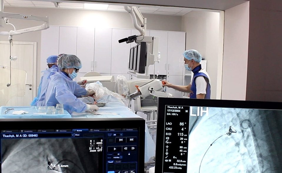 Операція без розрізу: волинські лікарі врятували підлітка з вадою серця. ФОТО