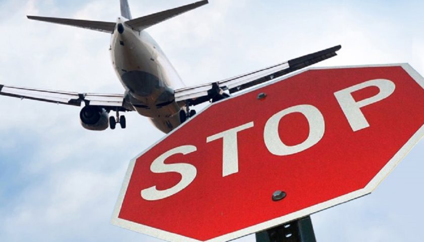 Україна закриває авіасполучення з Білоруссю з 26 травня