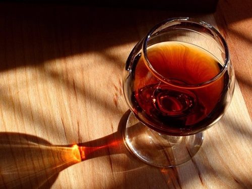 Волинський лікар пояснив, чи можна пити алкоголь для зниження тиску
