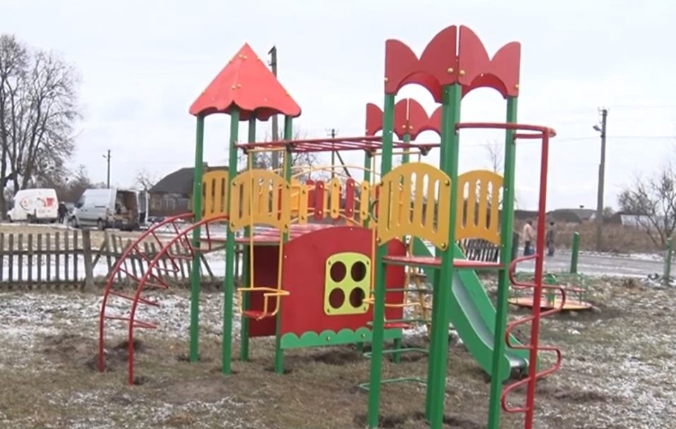 У двох селах на Волині з’явилися нові майданчики для дошкільнят. ВІДЕО