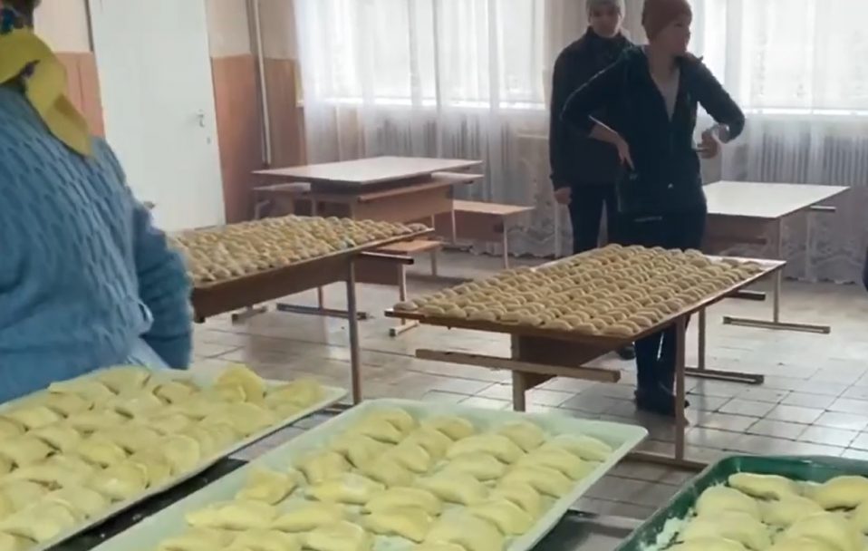 На Волині готують смаколики для українських захисників. ВІДЕО