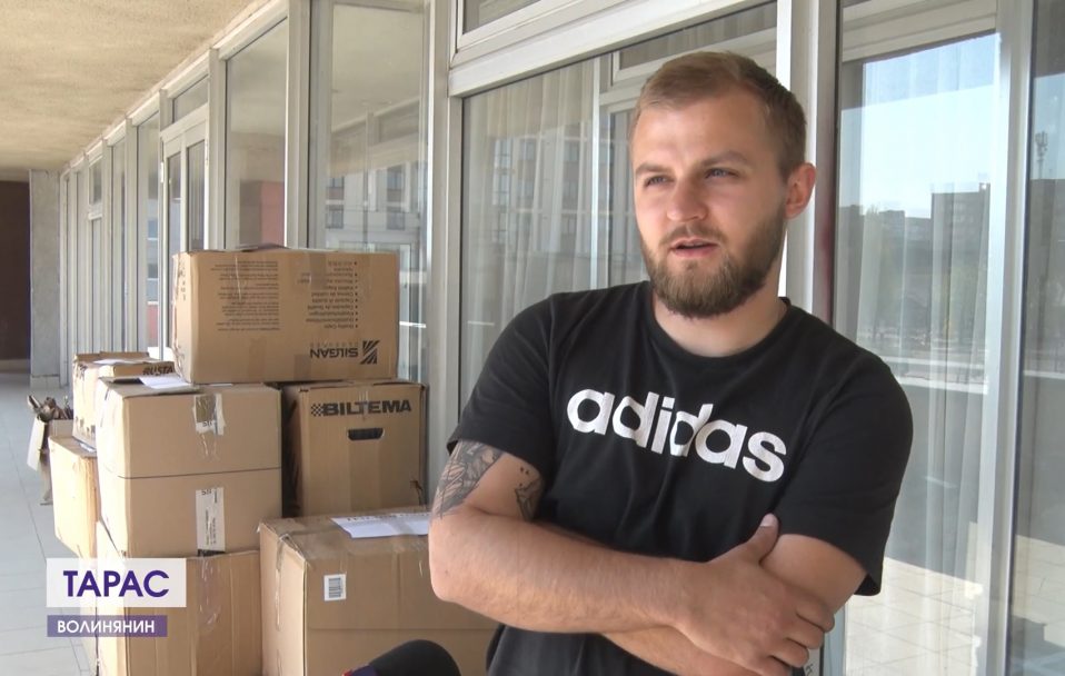 Волинський студент назбирав у Німеччині 5 тонн гуманітарної допомоги і привіз її до Луцька біженцям. ВІДЕО