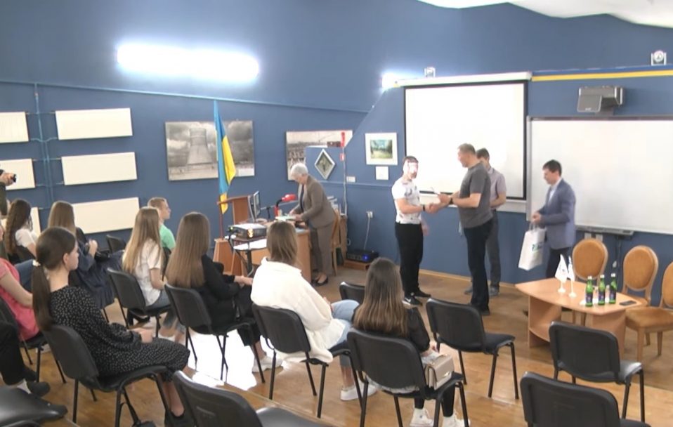 Ювілейний випуск: випускники Ядерної школи Рівненської АЕС отримали сертифікати. ВІДЕО
