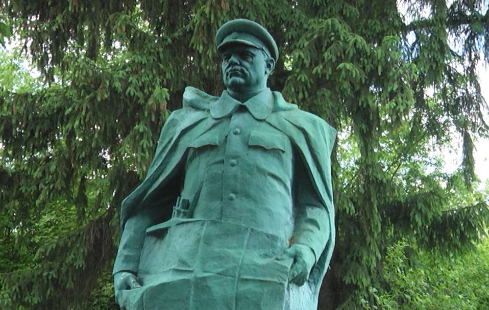 Чому у Дубищі на Волині досі не знесли пам’ятник радянському воєначальникові. ВІДЕО