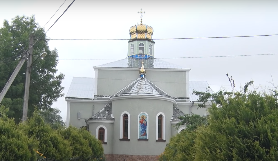 Вперше молилися українською: Михайлівська церква у Рожищі офіційно в ПЦУ