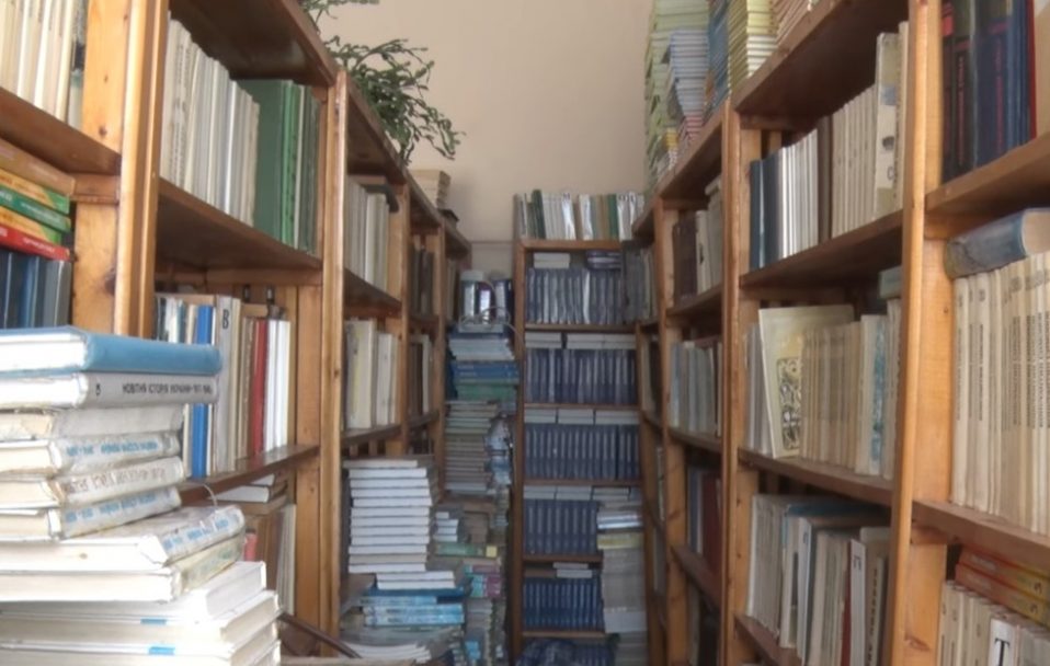 У бібліотеках луцьких шкіл досі чимало російськомовної літератури. Коли її приберуть. Відео