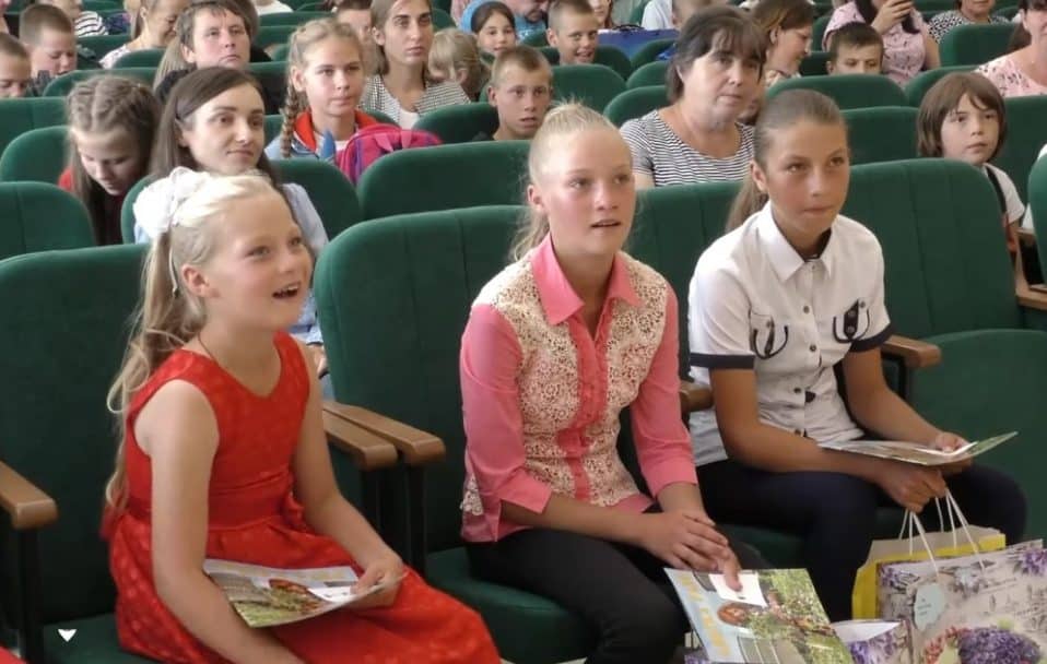 Атомники зібрали до школи майже 70 дітей Вараша. Відео