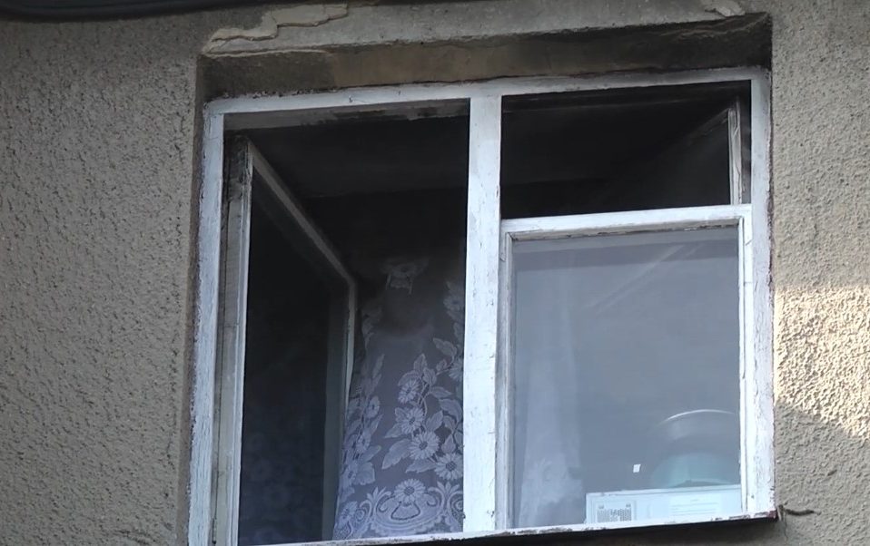 У Луцьку через електрообігрівач сталася пожежа у квартирі. Відео