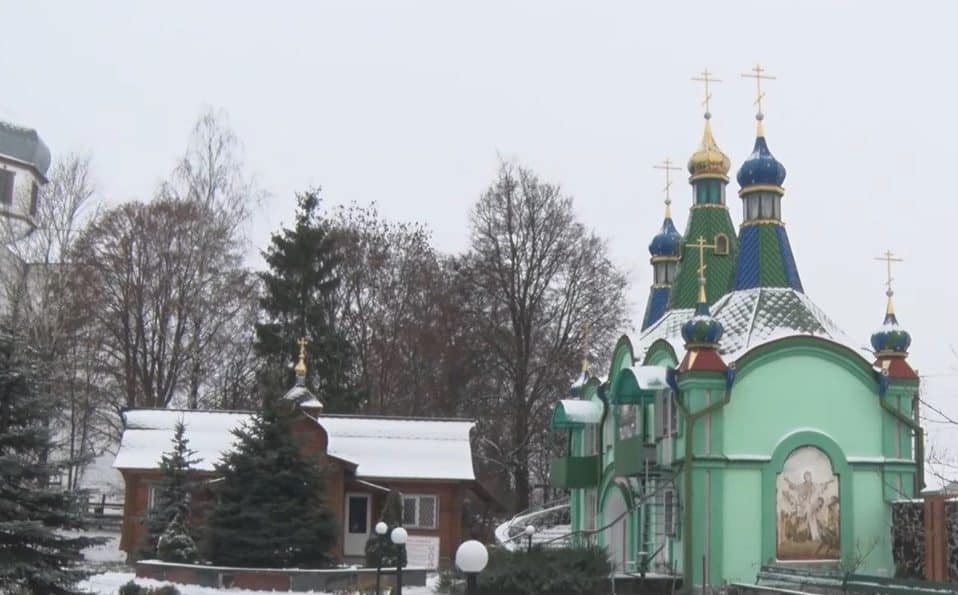 «Щоб любов була между рускіми і українскіми». СБУ перевіряла монастирі МП, а прихожани бідкалися. Відео