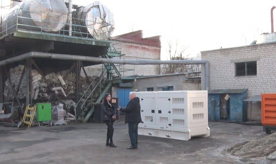 У місто залізничників прибув потужний генератор з Утени. Відео