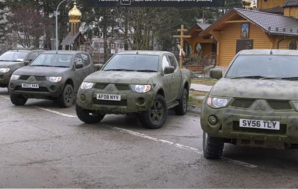 Волонтери Рівненської АЕС передали автомобілі для захисників. Відео