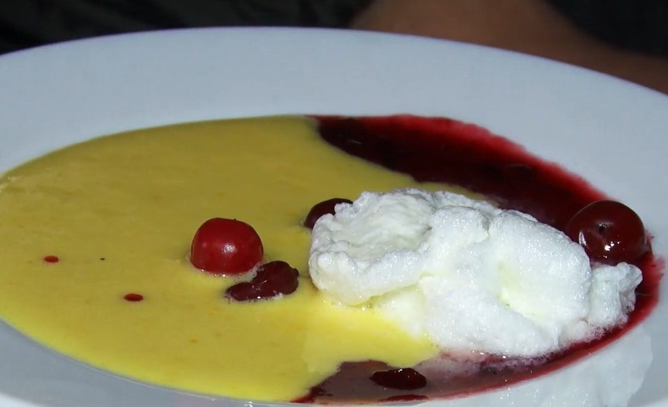У Луцьку відтворили рецепт десерту, що готувала Леся Українка. Відео