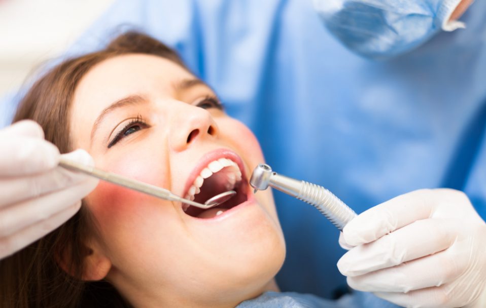 Хворий зуб може не боліти одразу: де знайти досвідченого стоматолога у Луцьку