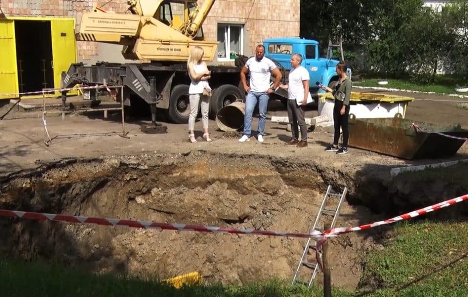 80 тисяч людей могли лишитися без води: у Луцьку обвалився каналізаційний колектор