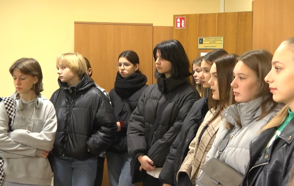 Старшокласницям розповідають про роботу на Рівненській АЕС