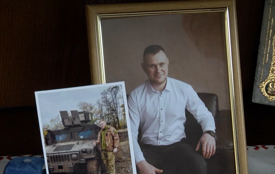 Батьки загиблого воїна Олександра Пархомчука добиваються йому посмертного звання Героя України