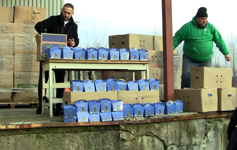 Волинським дітям роздали понад 20 000 подарунків